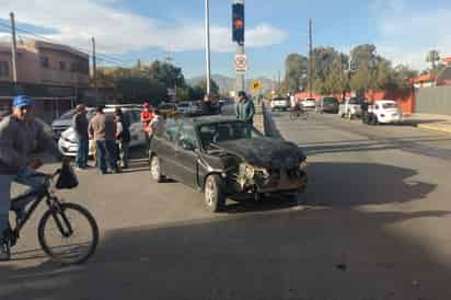 No se reportaron personas lesionadas de gravedad, sólo daños materiales de consideración en las unidades involucradas. (EL SIGLO DE TORREÓN)