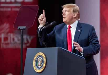 'Soy un hombre inocente que está siendo perseguido por algunas personas muy malas', escribió Donald Trump en su cuenta de Twitter ayer.