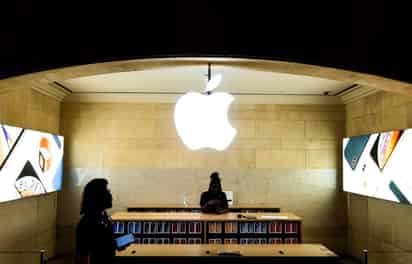 Spotify, líder mundial de música en línea, interpusó ante la Comisión Europea una denuncia contra la firma Apple por abuso de posición dominante en este mercado. (ARCHIVO)
