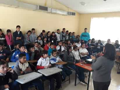 Explican a adolescentes los riesgos del embarazo. (EL SIGLO DE TORREÓN)