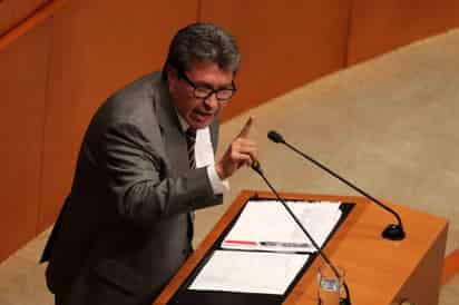 Monreal y Polevnsky dejaron ver diferencias, que ya se advertían entre ambos y que aumentaron en el proceso de designación de candidato a la elección extraordinaria de gobernador de Puebla. (ARCHIVO)