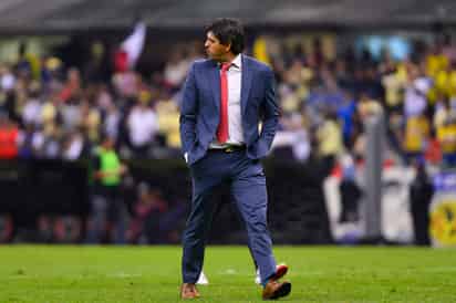 La afición no está de acuerdo en que siga en el banquillo, por lo menos eso se percibió con el abucheo en el graderío. (JAMMEDIA)