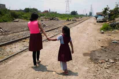 Expertos indican que no hay una “estrategia clara” en los cambios a programas sociales y su impacto en la población que más lo requiere. (EL UNIVERSAL)