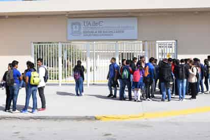 Buscan que la UAdeC se convierta en la plataforma principal para mejorar la cobertura universitaria en el estado.