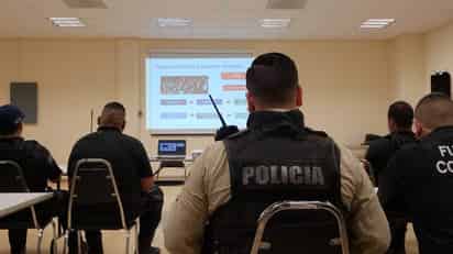 Fueron 45 los elementos que participaron, de los cuales 30 son agentes de otros municipios invitados y los 15 restantes son mandos medios y superiores de la policía de Piedras Negras. (EL SIGLO COAHUILA)