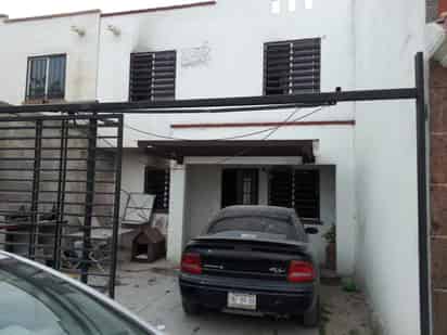 El siniestro se presentó en la finca marcada con el número 32 de la calle Torre del Amanecer de dicho sector habitacional. (EL SIGLO DE TORREÓN)