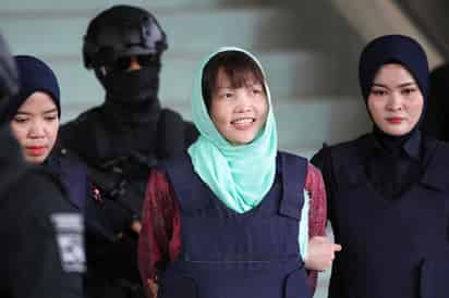 Doan Thi Huong (Izq.), la vietnamita acusada de la muerte de Kim Jong-nam, hermanastro de Kim Jong-un, será liberada en mayo. (EFE)