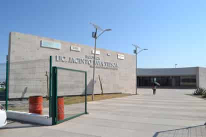 Impartirán clases de Lenguaje de señas, Braille e Inglés, en Infoteca Jacinto Faya de Madero. (EL SIGLO DE TORREÓN/CLAUDIA LANDEROS)