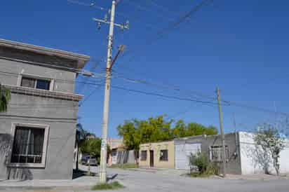 El municipio comenzó con un censo para determinar el estado de las luminarias y las necesidades del alumbrado público. (EL SIGLO DE TORREÓN/CLAUDIA LANDEROS)