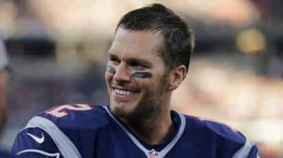 Tom Brady se integró ayer a la red social Twitter, y en su primer tuit anunció su retiro, una broma por el 1 de abril.