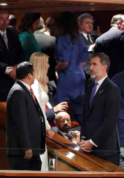 Ivanka Trump, hija y asesora de Donald Trump, conversó con el rey Felipe VI de España, en la ceremonia de investidura de AMLO. (EFE)
