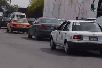 El gobernador de Durango, José Rosas Aispuro Torres dijo que la empresa Uber debe sujetarse a la regulación estatal.