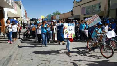 Al lugar acudieron familias enteras, quienes manifestaron sus motivos para evitar la extracción. (ESPECIAL)