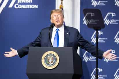Trump ha desechado la tradición presidencial de publicar anualmente su declaración de la renta, y ha insistió en que esos documentos 'están bajo auditoría' y son tan complejos que 'la gente no los entendería'. (ARCHIVO)