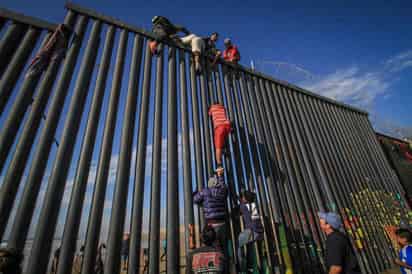 La política de enviar a México a los demandantes de asilo a la espera de que se resuelvan sus casos empezó en enero. (EFE)