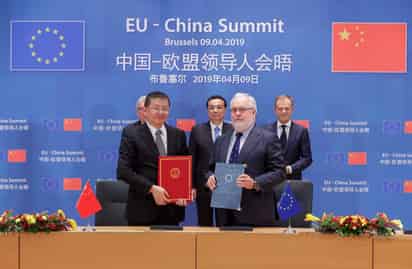 Li Keqiang urgió a la UE a acelerar la negociación de un tratado bilateral de inversiones. (EFE)