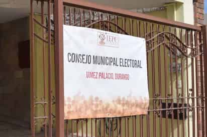 Los inconformes manifestaron ante el IEPC su deseo de no formar parte de la planilla PAN-PRD. (EL SIGLO DE TORREÓN)