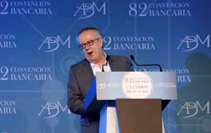 Carlos Urzúa, secretario de Hacienda señaló que el nuevo gobierno federal está tratando de combatir la corrupción de una manera más decidida. (ARCHIVO)