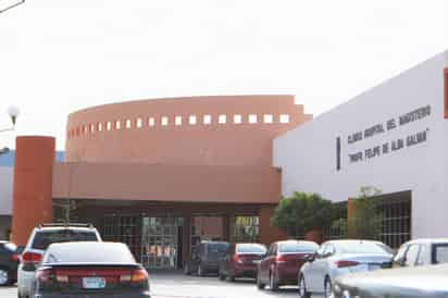 Reclaman usuarios de la Clínica del Magisterio de Torreón que la falta de medicamentos e insumos 'no tiene solución aún', por lo que exigen la intervención del Gobierno del estado de Coahuila. (EL SIGLO DE TORREÓN)