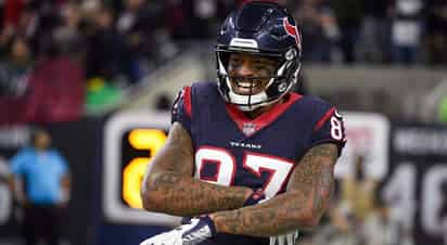 Demaryius Thomas suma cinco temporadas con más de mil yardas por aire; en su carrera ha capturado 62 pases de anotación.