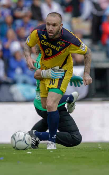 Matías Vuoso brilló con playeras como la del América y la del Santos Laguna en el futbol profesional.