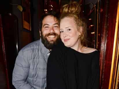 Anuncio. Adele se separa de su marido, Simon Konecki, tras más de 7 años de relación.