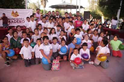 Iniciaron los festejos con motivo del día del Niño en las comunidades rurales de Francisco I. Madero. (EL SIGLO DE TORREÓN/CLAUDIA LANDEROS)