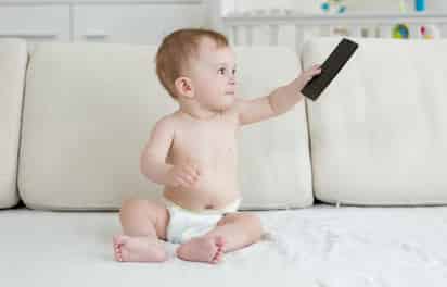 Como pantallas se considera desde la televisión y videos, hasta los juegos de ordenador y las consolas. (ARCHIVO)