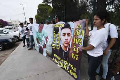 María Montoya y su marido Agustín Mendoza iniciaron una cruzada contra la apatía de las autoridades y en la búsqueda del asesino de Erick Mendoza Montoya. (EL SIGLO DE TORREÓN)