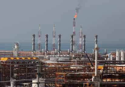 El Gobierno iraní ha decidido vender petróleo en el 'mercado gris' como medida para eludir las sanciones de Estados Unidos. (ARCHIVO)