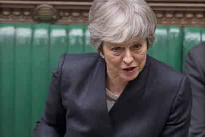 May se reunió este lunes con sus asesores y ministros para explorar la posibilidad de un segundo referéndum sobre la salida de Reino Unido de la Unión Europea. (ARCHIVO)