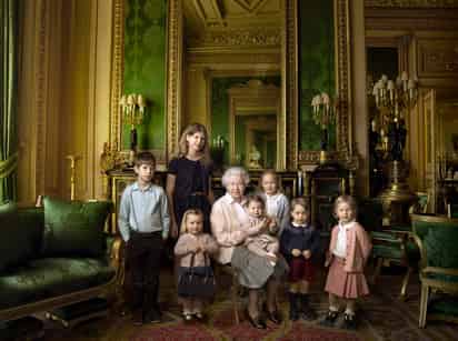 Baby Sussex nació con un peso de 7 libras 3 onzas, que corresponde a 3 kilos 300 gramos, aproximadamente, y esto lo convierte en el royal baby más liviano de los últimos nietos de la reina Isabel. (ARCHIVO)