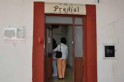 El regidor del PAN, Héctor Rivera, denunció una presunta corrupción en cuanto al otorgamiento de descuentos sin recibo. (EL SIGLO DE TORREÓN)