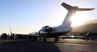 Viajar en un avión privado es un lujo que pocos pueden darse. (ARCHIVO)