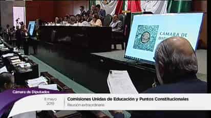 Al iniciar la discusión, los panistas criticaron la urgencia con la que se pretende avalar presuntamente en 'fast track' la minuta, para dar a Elba Esther Gordillo y a la Coordinadora Nacional de Trabajadores de la Educación (CNTE) 'su regalo del día del maestro'. (ESPECIAL)