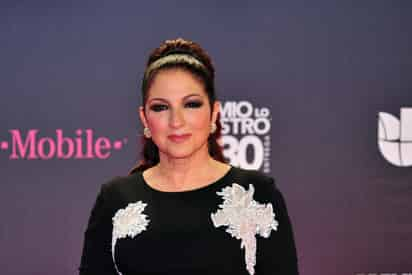 Gloria Estefan reveló este jueves que en septiembre sacará un nuevo álbum que incluirá, entre otros temas, cuatro de sus grandes éxitos con ritmo brasileño. (ARCHIVO)