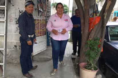 Anavel Fernández se registró como candidata a la alcaldía y también en la primera regiduría. (EL SIGLO DE TORREÓN)