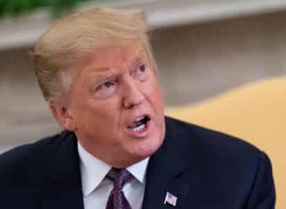 El presidente Donald Trump pospondrá seis meses su decisión sobre si aumenta los aranceles a los vehículos europeos. (ARCHIVO)