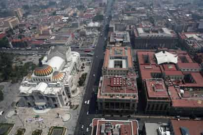 El presidente Andrés Manuel López Obrador señaló que la secretaria de Cultura, Alejandra Fraustro, debe ofrecer una explicación y una disculpa sobre el uso que se le dio al Palacio de Bellas Artes para rendir un homenaje al líder de la iglesia evangélica La Luz del Mundo, y pidió ser laicos pero tolerantes. (ARCHIVO)