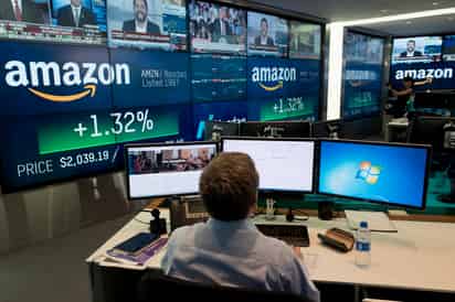 Ya en 2013, la compañía que dirige Bezos anunció planes para entregas en estos aparatos. (ARCHIVO)