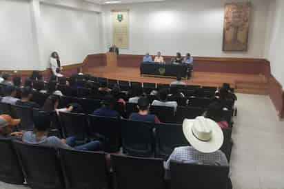 En la UAAAN se plantaron algunos árboles para mejorar el entorno de la institución.
