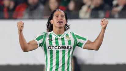 Diego Lainez espera tener más actividad con el nuevo técnico del Betis. (AGENCIA)