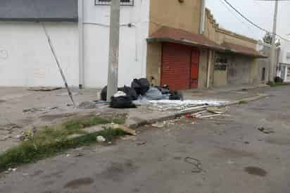 Denuncian que dejan muchas bolsas de basura y la situación es recurrente. (EL SIGLO DE TORREÓN)