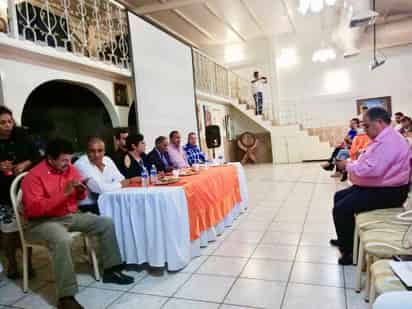 Se trata de Pedro Amador Castro y Elia Tovar miembros de la Comisión de Educación así como de la Comisión especial para abordar la problemática de los maestros. (EL SIGLO DE TORREÓN)

