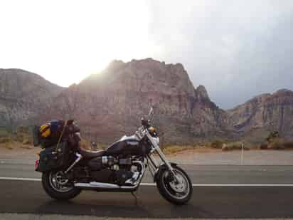 Expertos dan una guía de los pasos que se deben seguir las personas que viajan en motocicleta. (ARCHIVO)