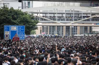 Se manifiestan contra la ley de extradición a China. (EFE)