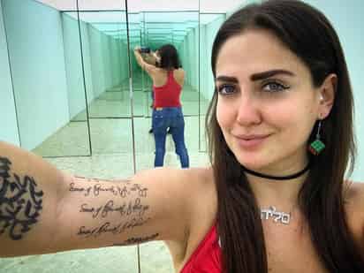 El descuido no pasó desapercibido para los más de 3 millones de seguidores de la hija de Alex Lora. (ESPECIAL)