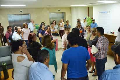 Representantes del Sindicato Mayoritario del Ayuntamiento de Torreón acudieron el miércoles a pedir explicaciones sobre las contrataciones a la Secretaría del Ayuntamiento. (FERNANDO COMPEÁN)