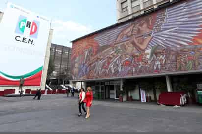 López Obrador señaló que la respuesta no solo iba dirigida al exsecretario de Salud José Narro. (ARCHIVO)