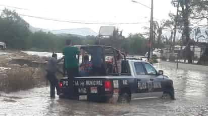 Tormenta dejó diversas afectaciones en Saltillo. (TWITTER) 